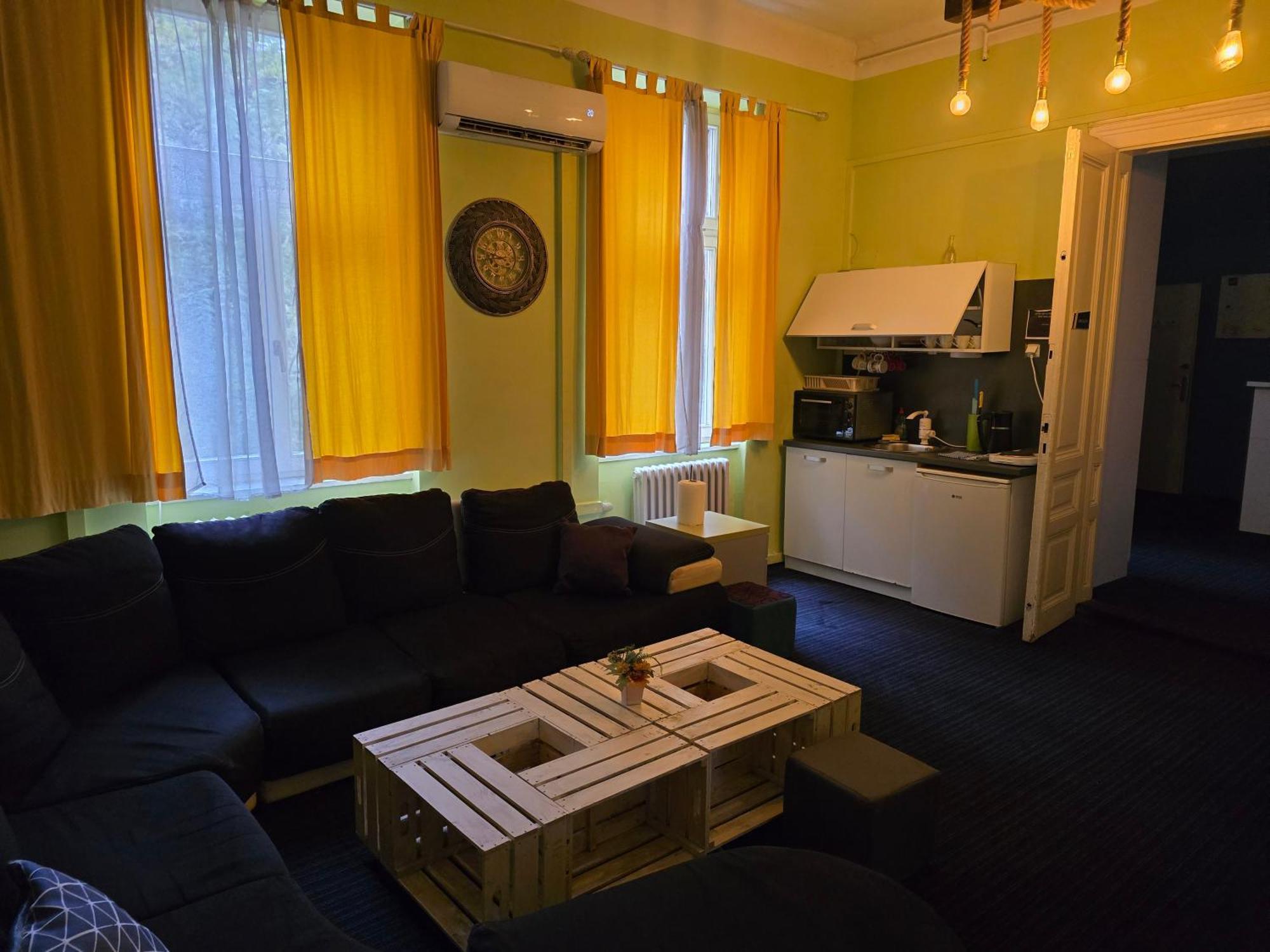 Spacious Tuzlaks Apartments Sarajevo Ferhadija المظهر الخارجي الصورة